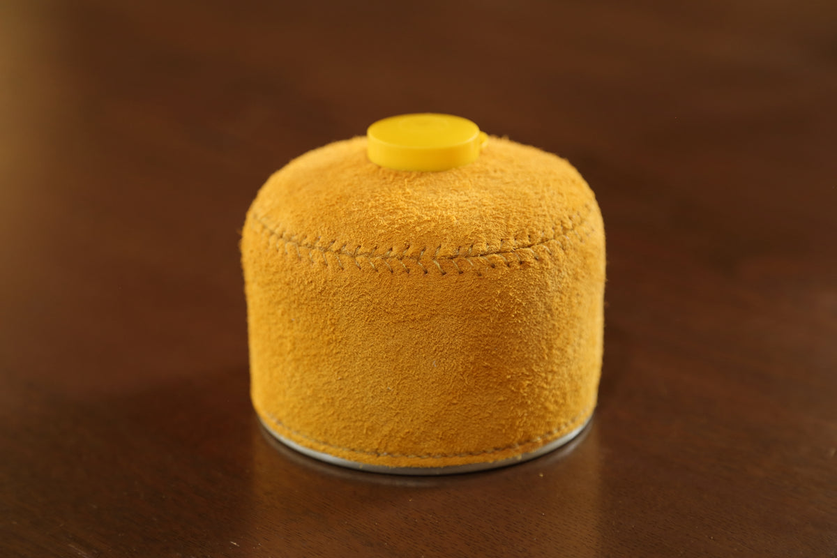 無料配達 ガス缶カバー ハンドメイド（イエロー 鹿レザー 250サイズ OD缶 燃料タンク、携行缶